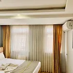 מלון Grand Sami